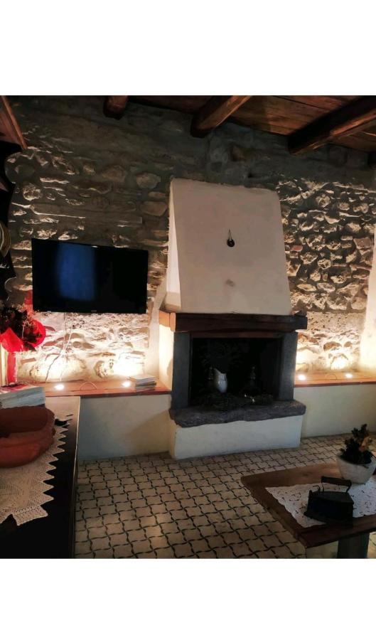 Casa Vacanze Al Colletto - Con Terrazza Panoramica In Centro Storico Vagli di Sotto Екстериор снимка